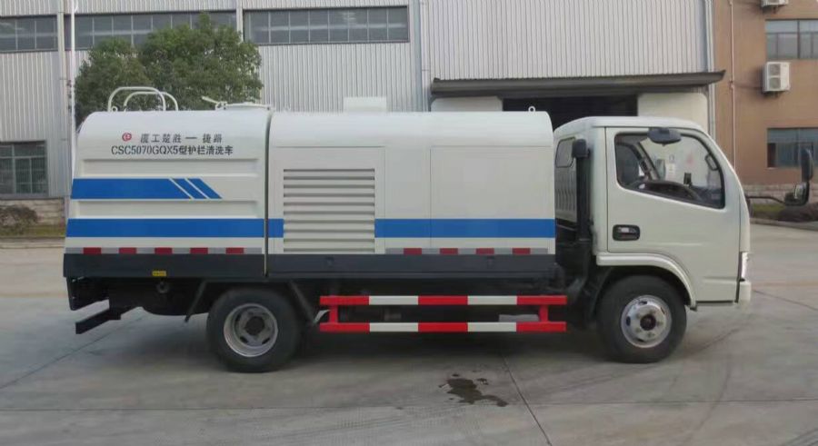 楚勝牌東風(fēng)護欄清洗車