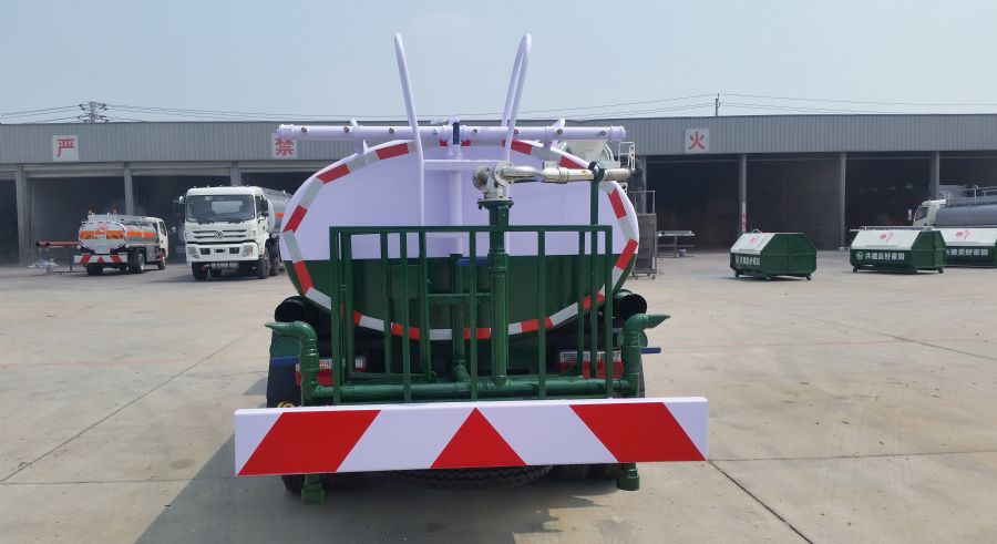 楚勝牌東風(fēng)多利卡5噸灑水車(chē)