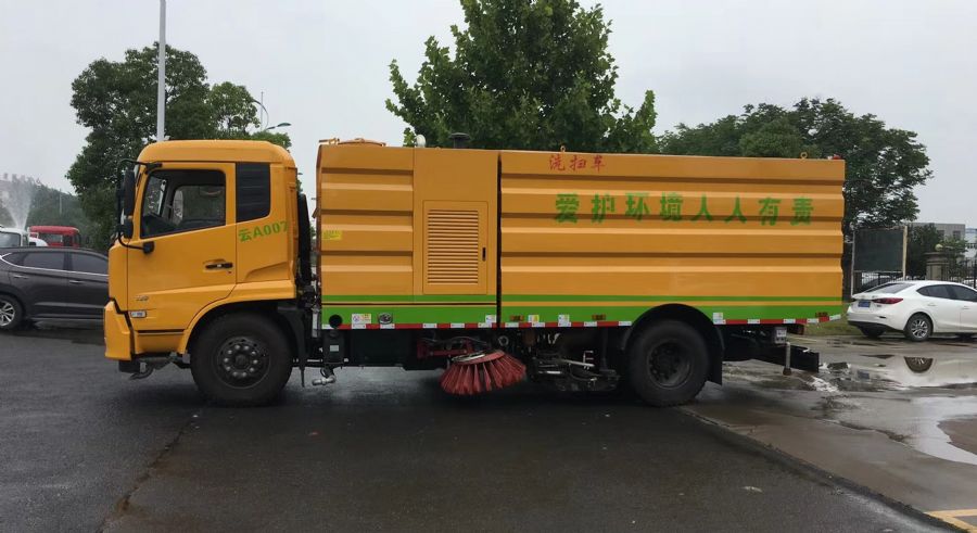 東風(fēng)天錦新款駕駛室洗掃車(chē)