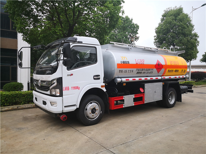 8.5方汽油、柴油、煤油加油車