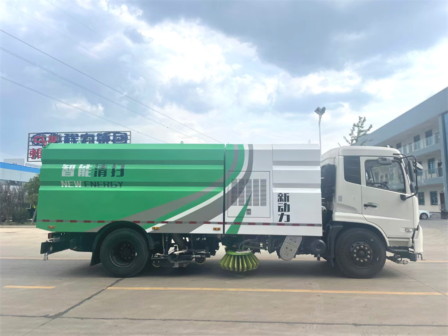 東風(fēng)天錦無(wú)副發(fā)動(dòng)機(jī)洗掃車