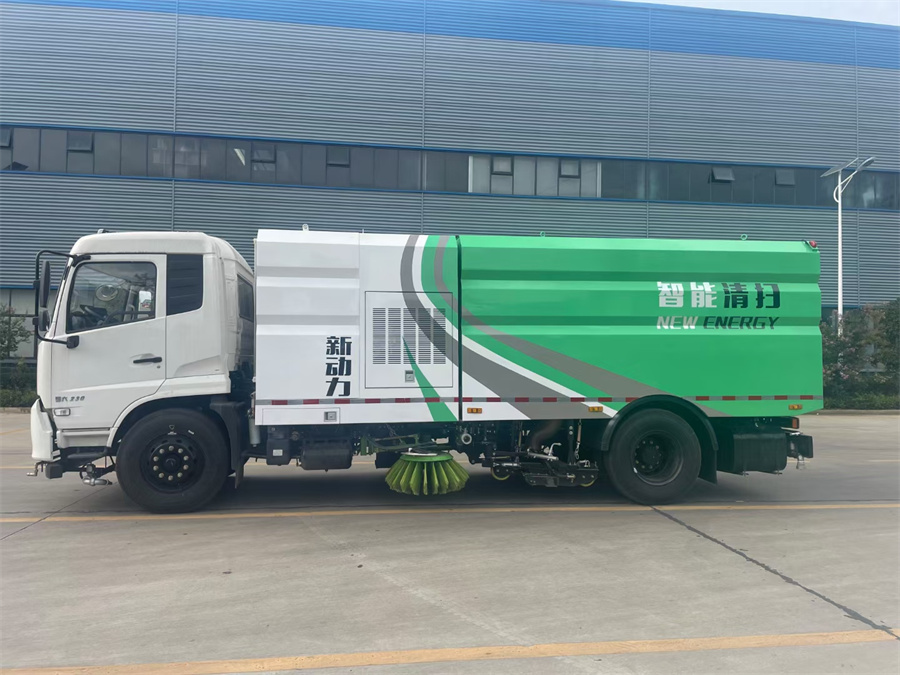 東風(fēng)天錦無(wú)副發(fā)動(dòng)機(jī)洗掃車