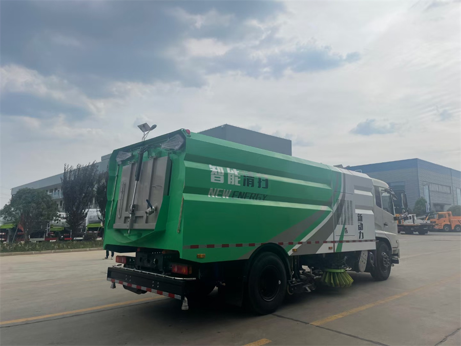 東風(fēng)天錦無(wú)副發(fā)動(dòng)機(jī)洗掃車