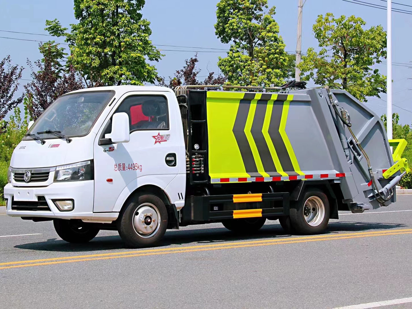 正常上戶(hù)藍(lán)牌壓縮式垃圾車(chē)