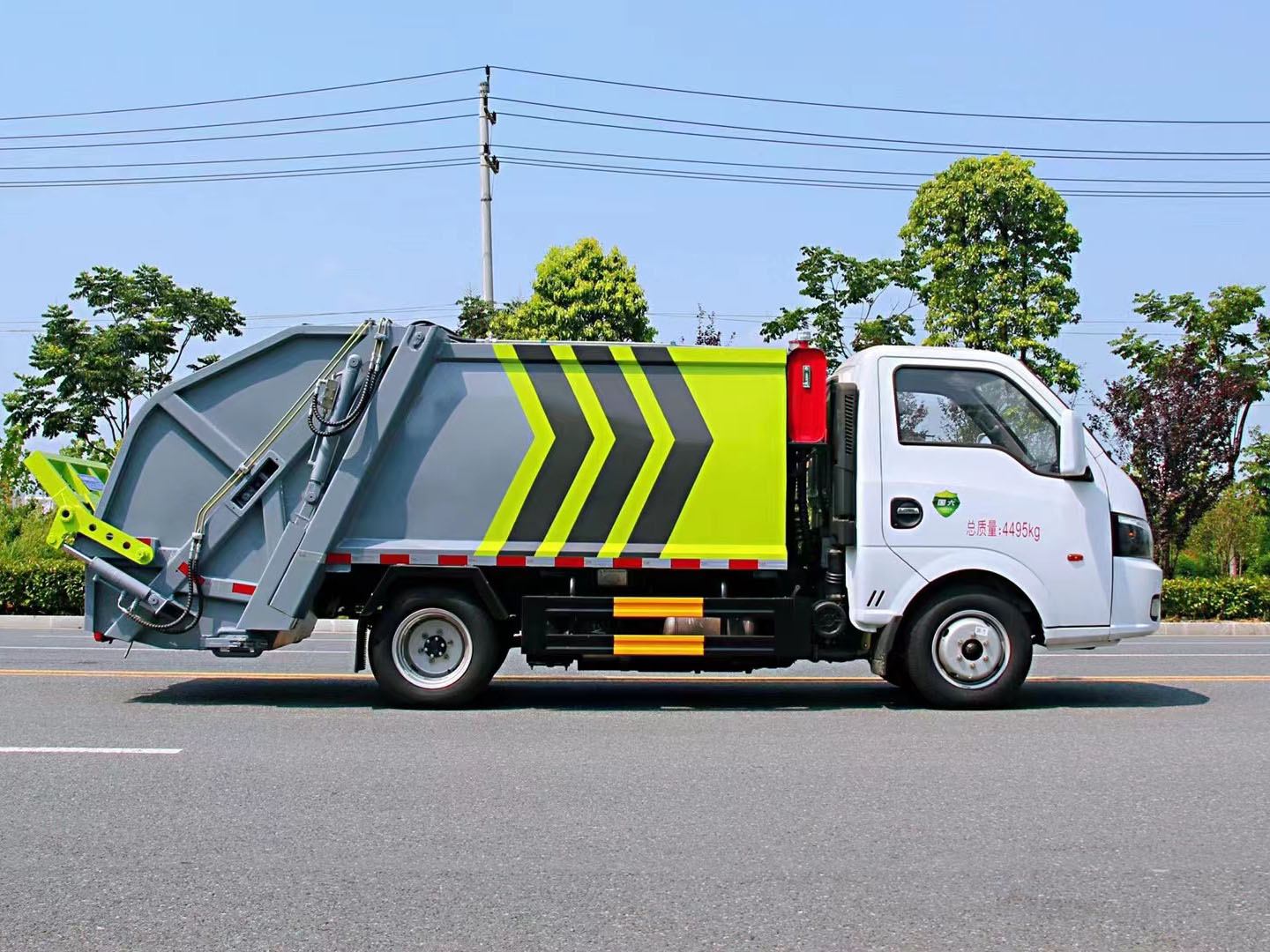 正常上戶(hù)藍(lán)牌壓縮式垃圾車(chē)